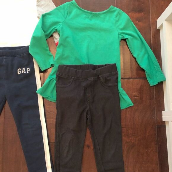 Bundle of long sleeves and pants - Picture 7 of 8